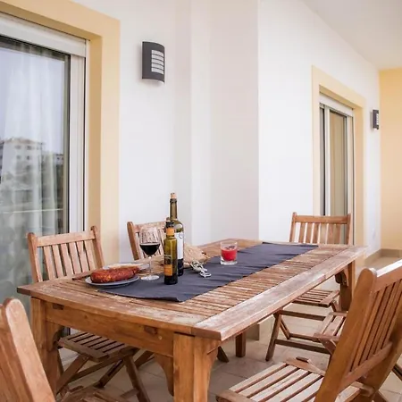 Luxury 3 Bed With Pool View Апартаменты Лагуш