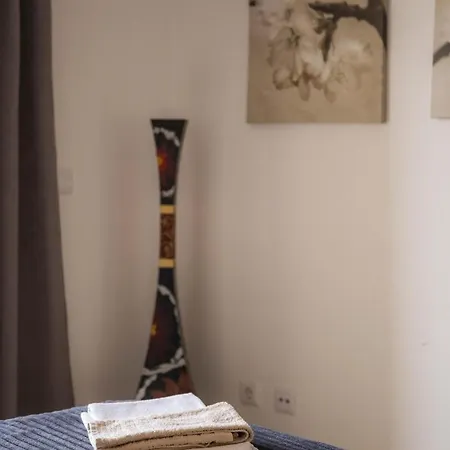 Апартаменты Luxury 3 Bed With Pool View *