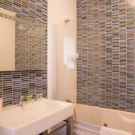 Luxury 3 Bed With Pool View Апартаменты