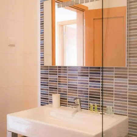 Апартаменты Luxury 3 Bed With Pool View