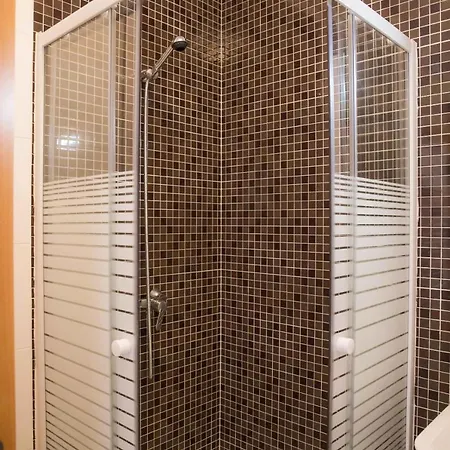 Luxury 3 Bed With Pool View * Lagos